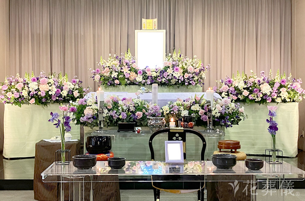 強く優しくの花祭壇