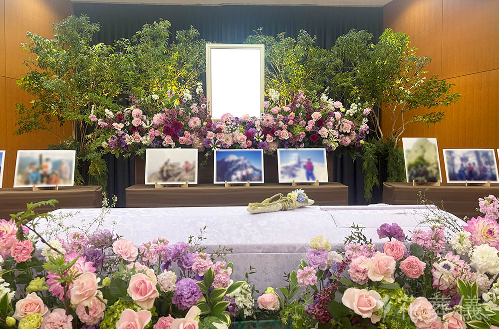 山とともに生きての花祭壇