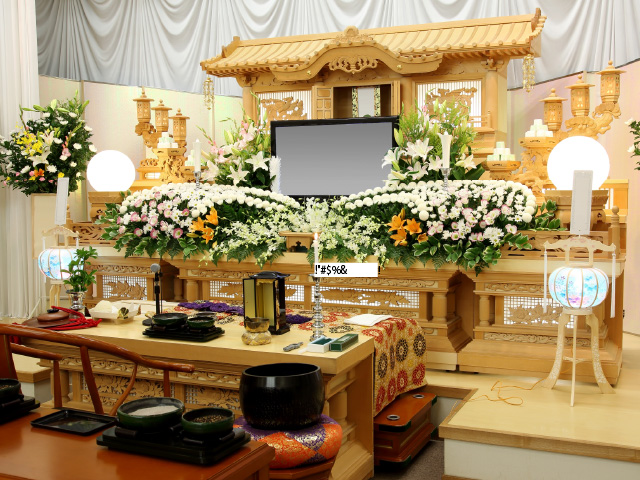 花祭壇とは？ 特徴や従来型の祭壇との違いを解説