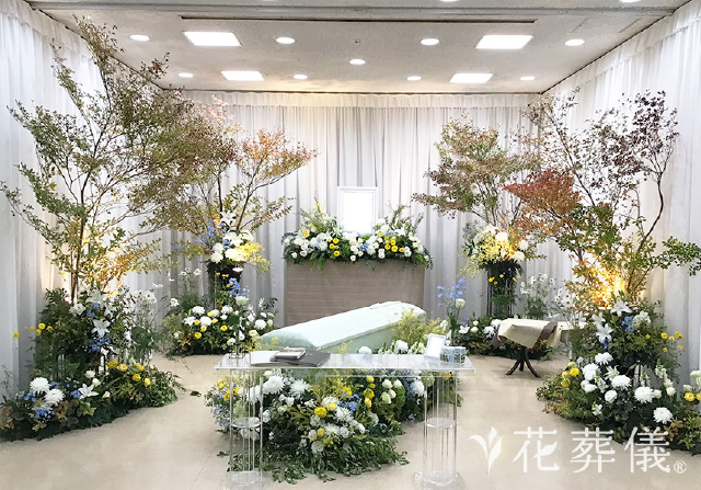 祭壇名：秋を歩く