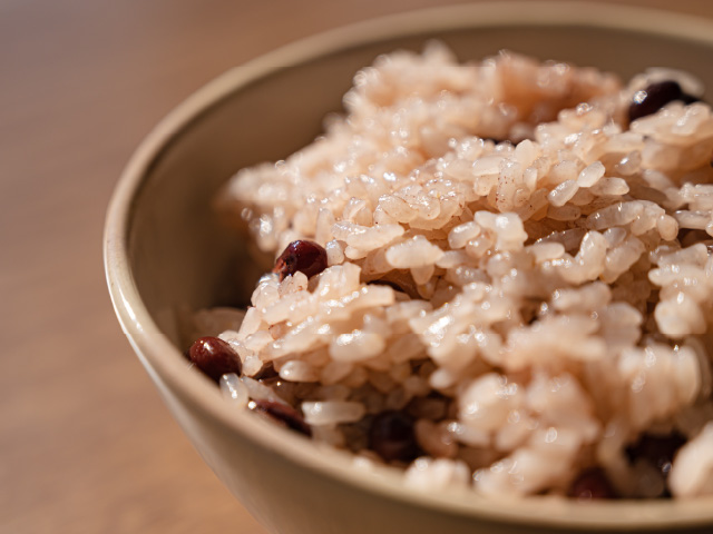 なぜ、お赤飯をお祝い事で食べるのか
