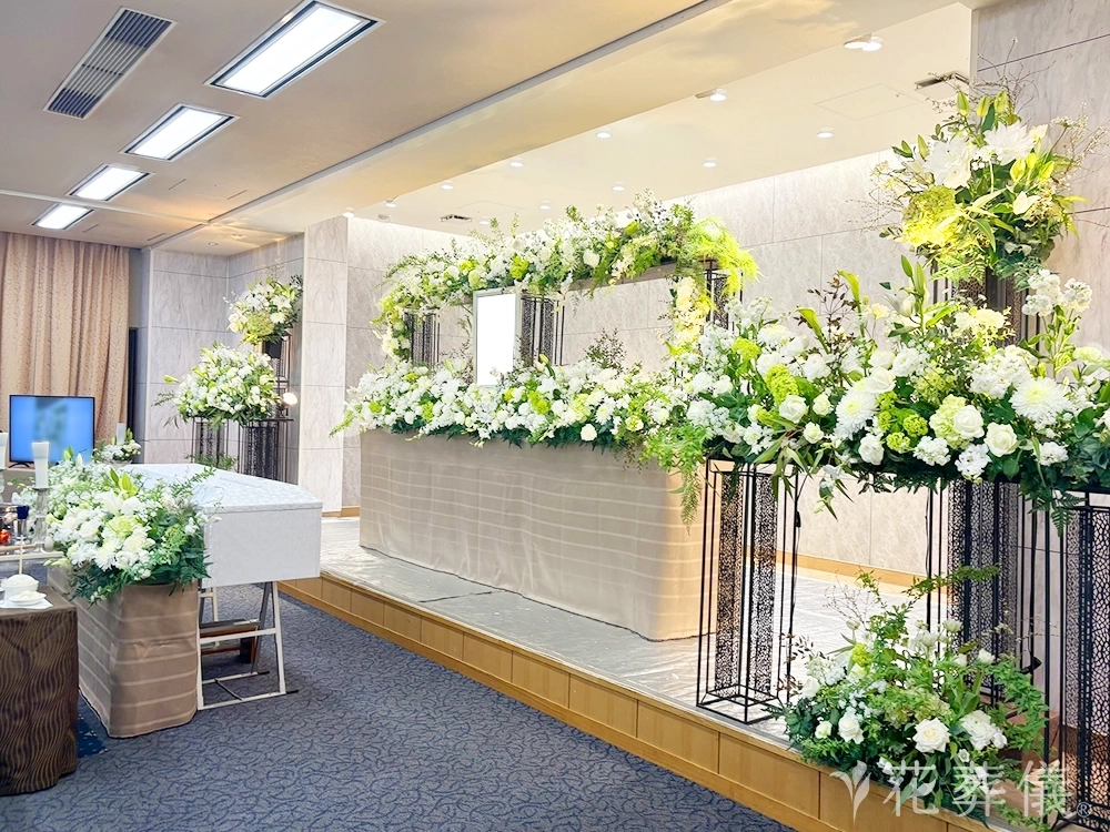 日華多磨葬祭場で葬儀を行ったお客様の祭壇写真01