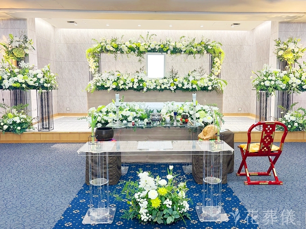 日華多磨葬祭場で葬儀を行ったお客様の祭壇写真02