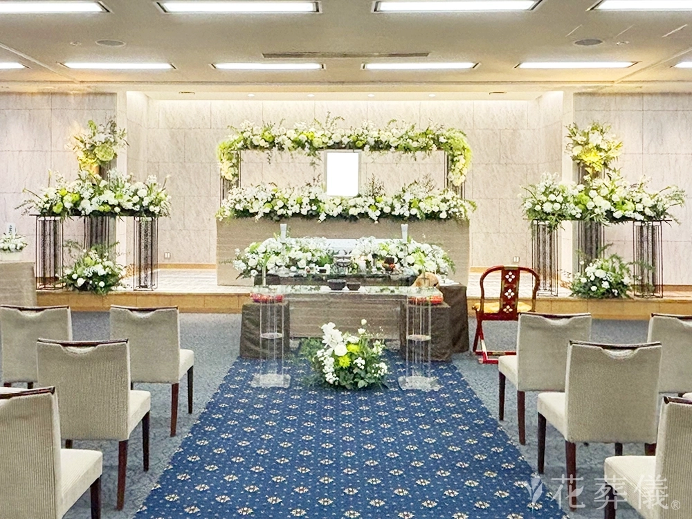 日華多磨葬祭場で葬儀を行ったお客様の祭壇写真03