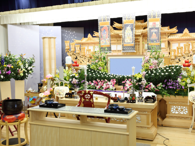 花祭壇とは？～故人様らしさを表現する葬儀の選択肢～