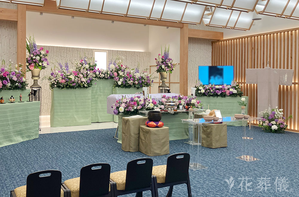 和クラシカルの花祭壇