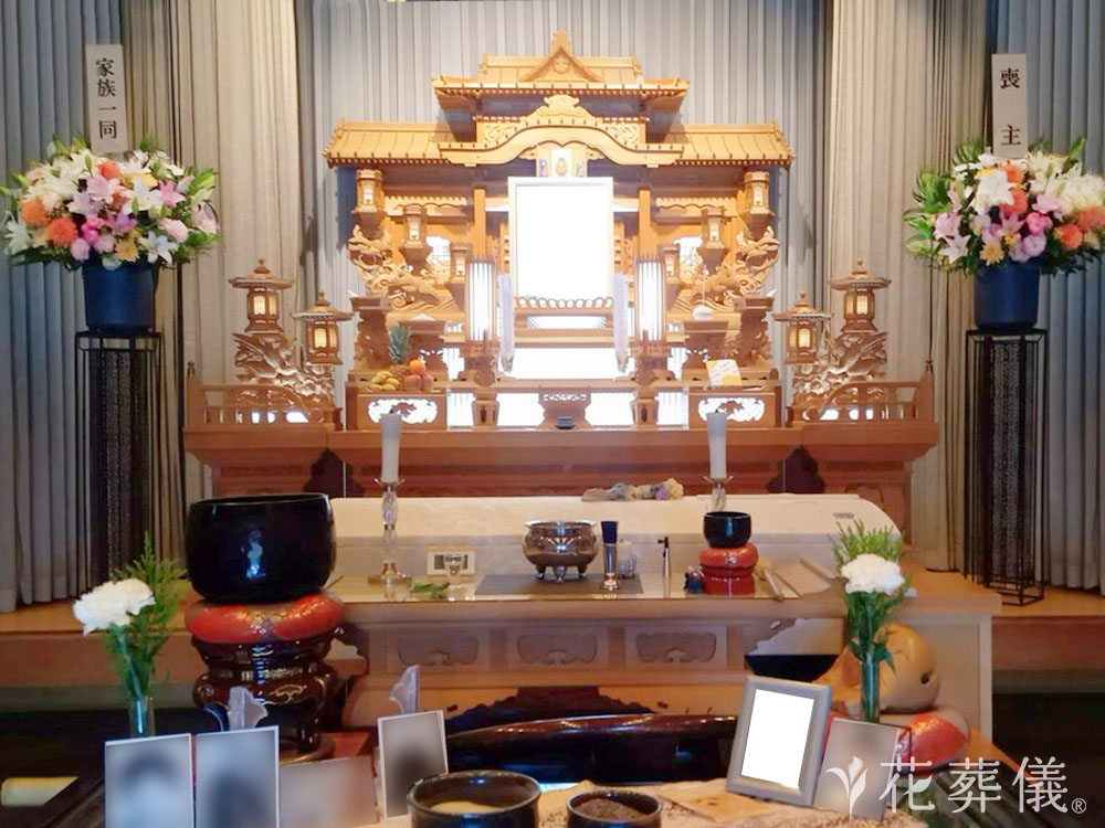 川越市民聖苑やすらぎのさとで葬儀を行ったお客様の祭壇写真01