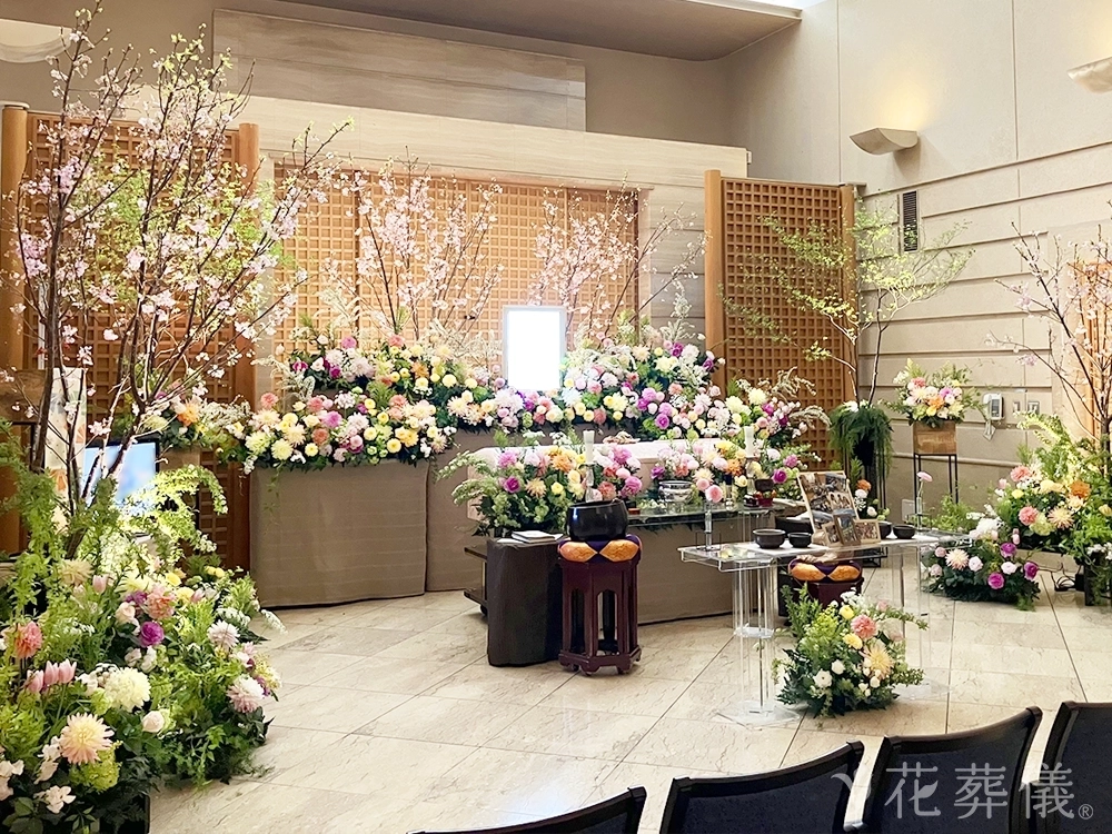 上尾伊奈斎場つつじ苑で葬儀を行ったお客様の祭壇写真01