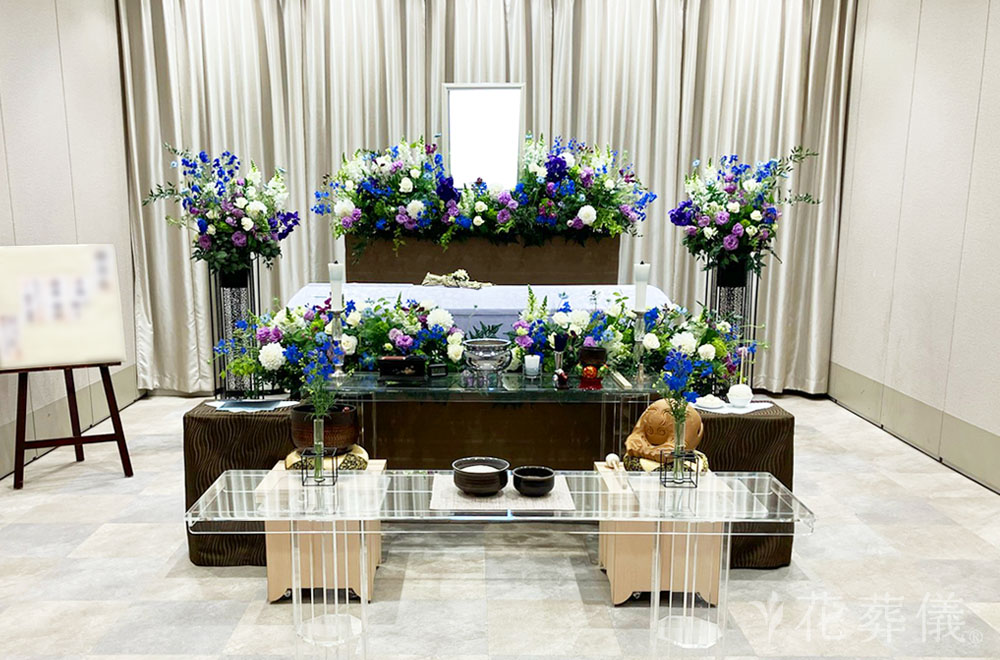 NavyBlueの花祭壇