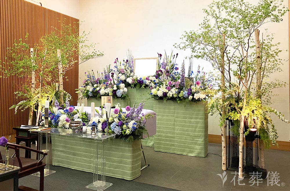 ネイチャーモダンの花祭壇