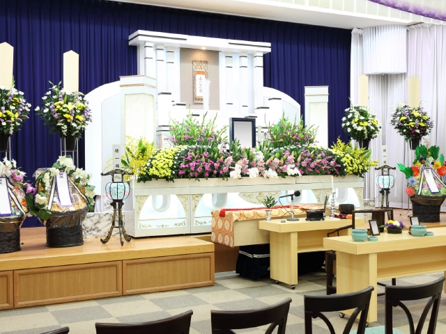 【花祭壇が選ばれる理由2】空間を優しく穏やかな雰囲気にできる