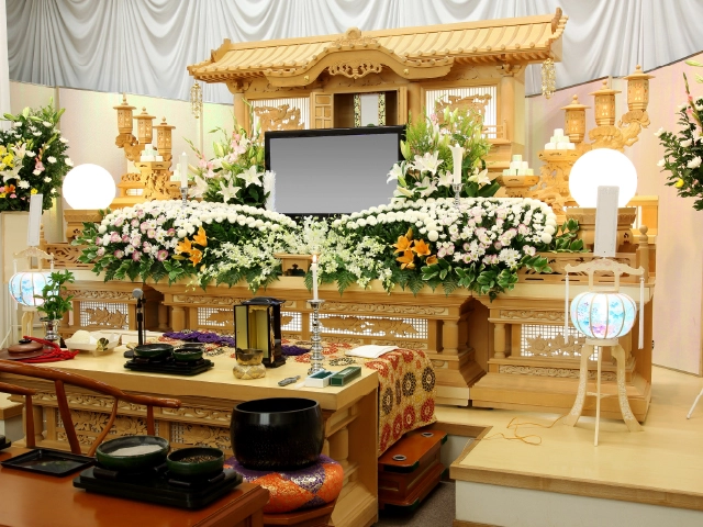 花祭壇が選ばれる理由を知り、後悔のない葬儀の準備をしましょう