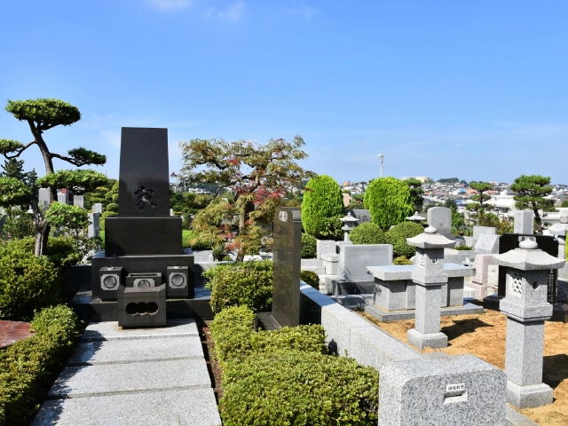 法要以外の供養はどうする？仏壇やお墓の考え方