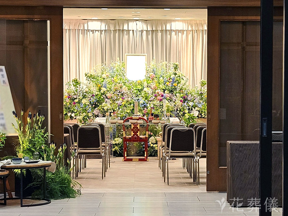 代々幡斎場で葬儀を行ったお客様の祭壇写真01