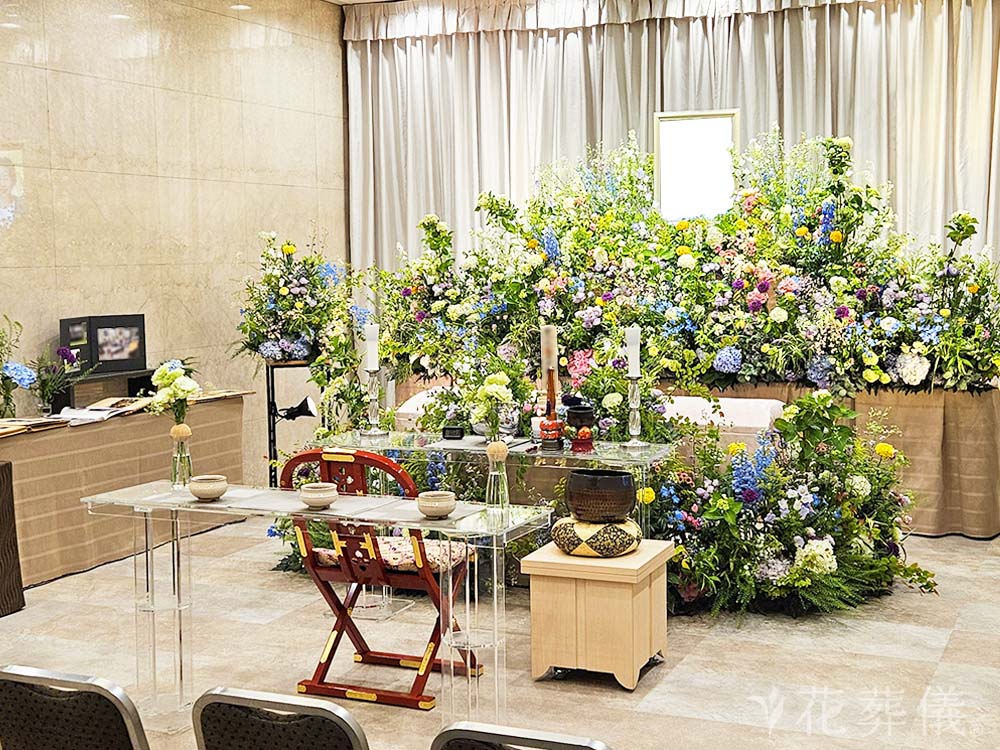 代々幡斎場で葬儀を行ったお客様の祭壇写真02