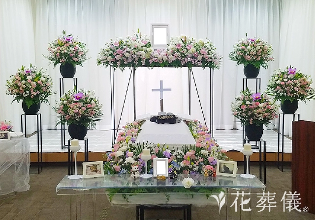 キリスト教式の花祭壇
