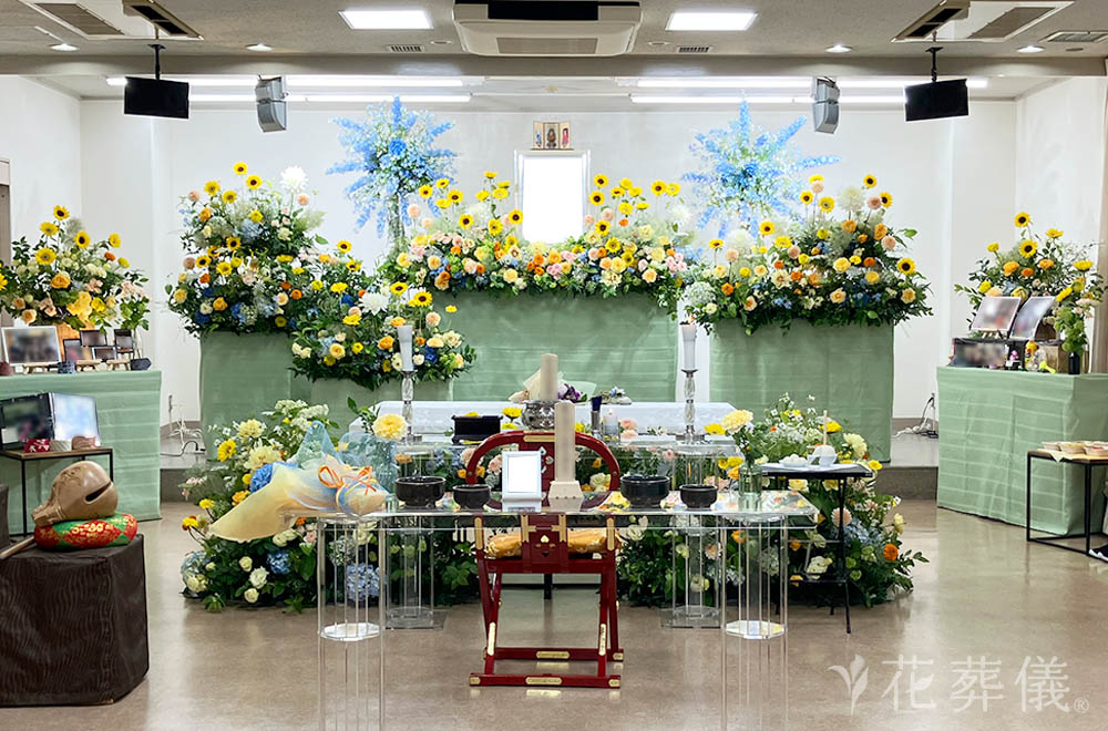 お庭から見る花火の花祭壇