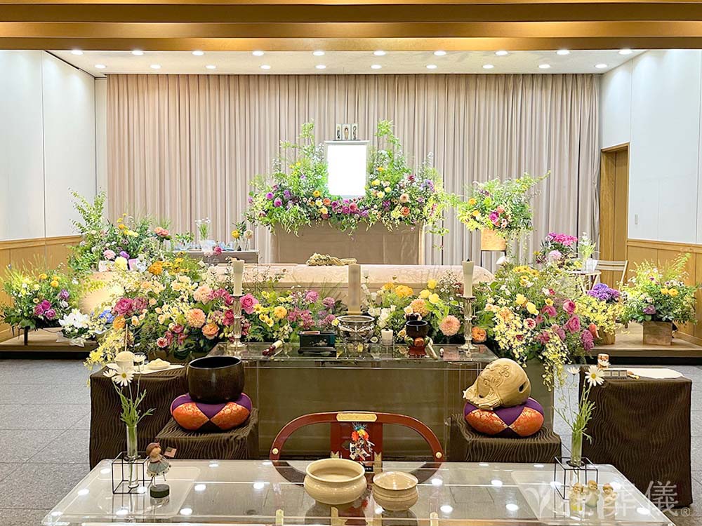 臨海斎場で葬儀を行ったお客様の祭壇写真02