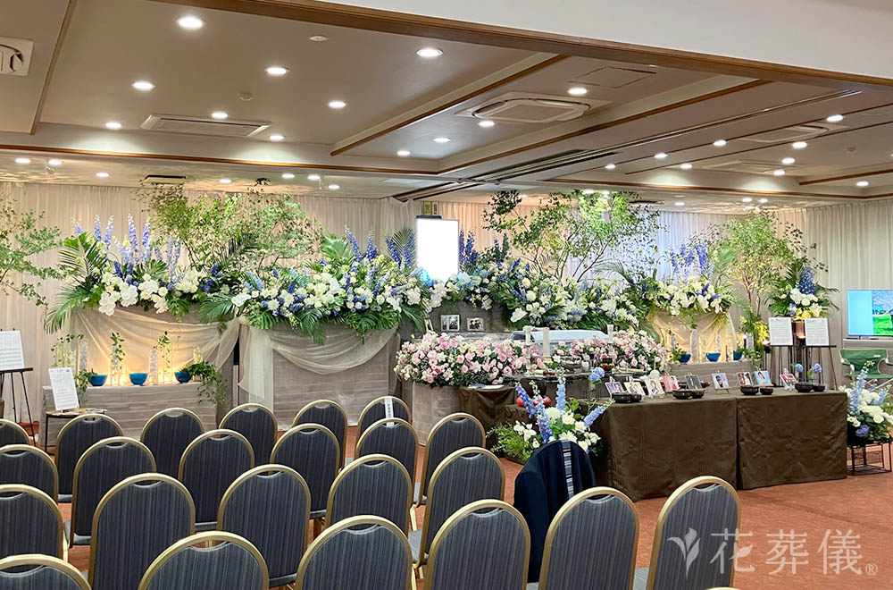 桜と海の花祭壇