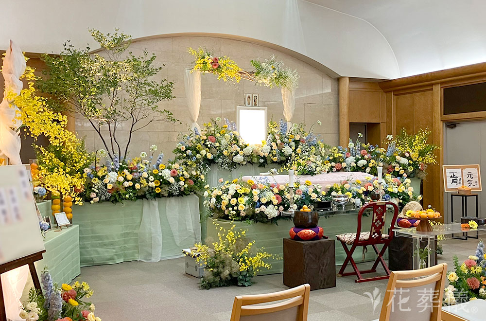 一緒に踊りましょうの花祭壇