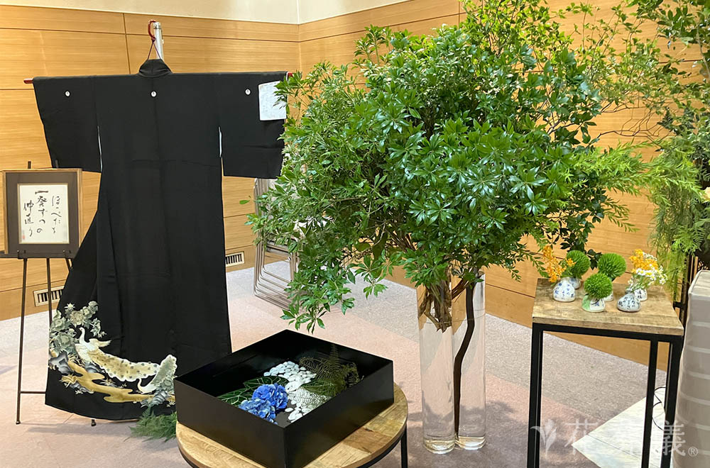 ハイキング～小川のせせらぎの花祭壇