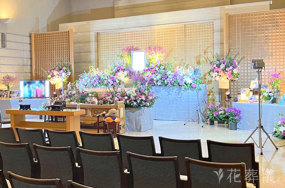 お花に想いをのせての花祭壇