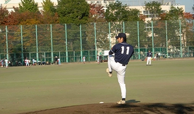 野球をしているご主人様の写真