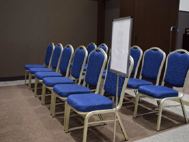 家族葬の参列者人数の目安と決める際の重要な要因