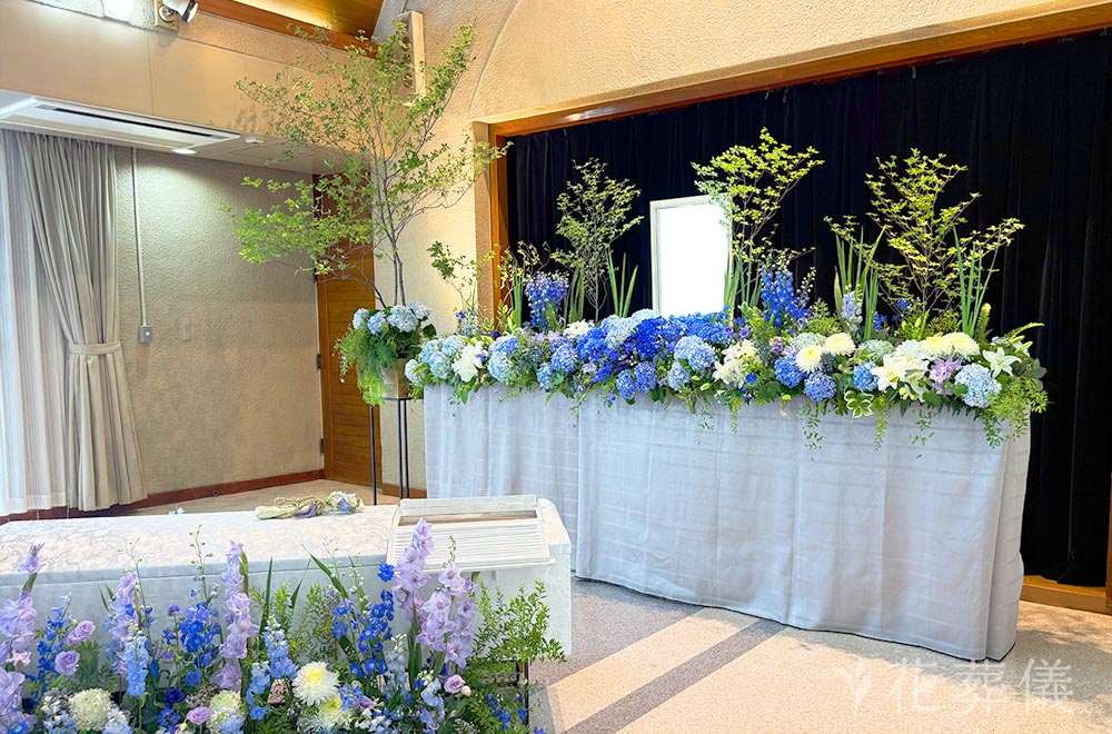 仕事と趣味と充実した人生の花祭壇
