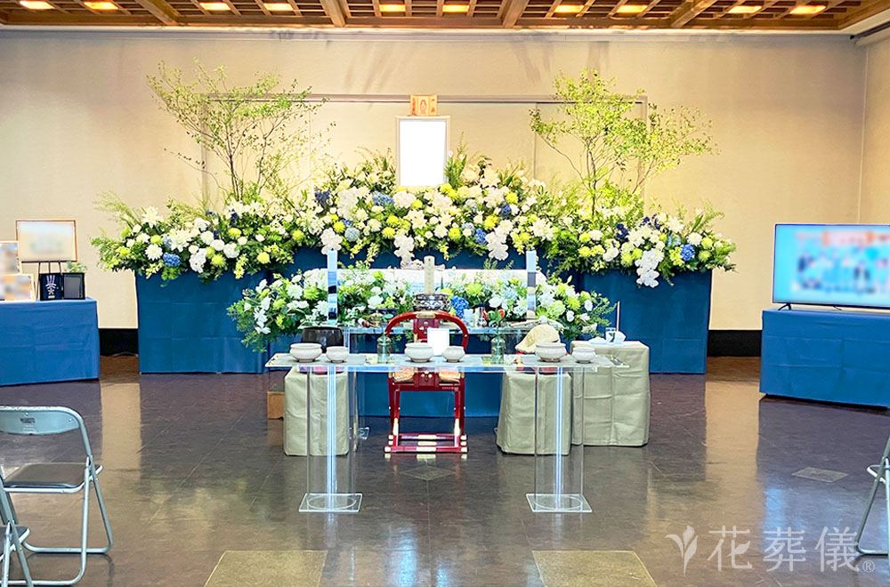 好きに囲まれての花祭壇