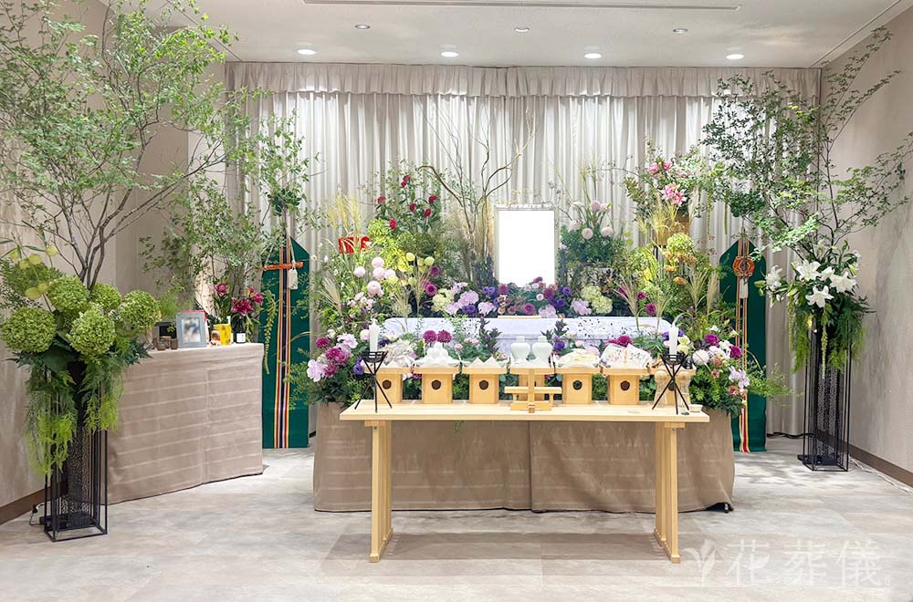 秋の訪れの花祭壇