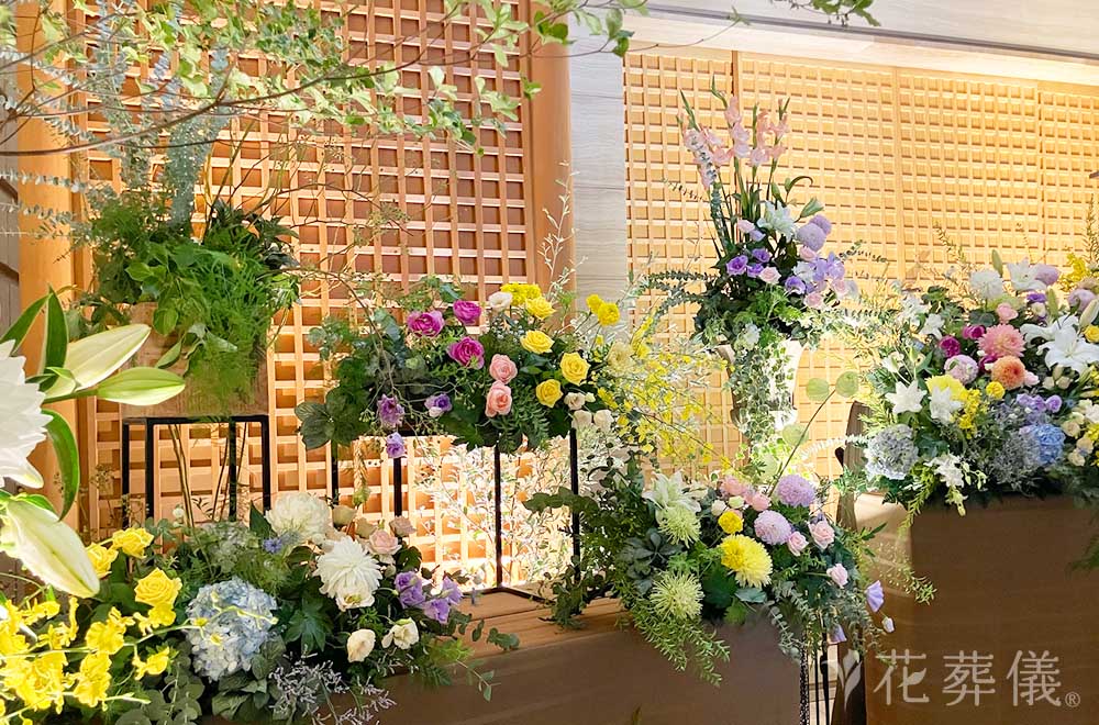 百花繚乱　　の花祭壇