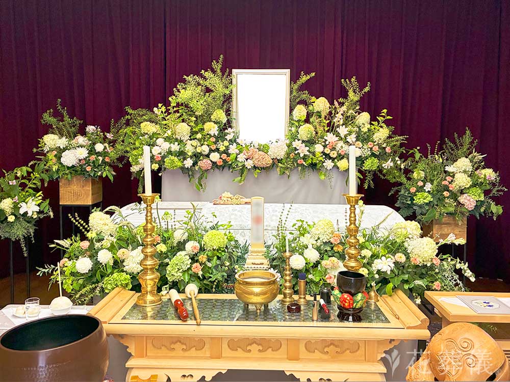 府中の森市民聖苑で葬儀を行ったお客様の祭壇写真03