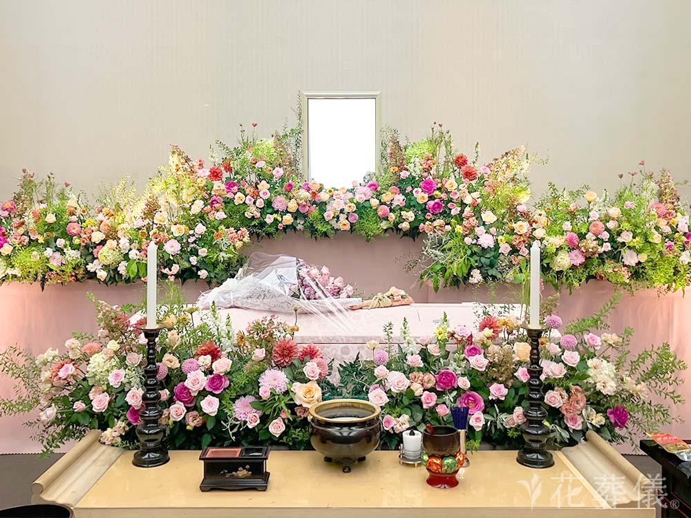 越谷市斎場で葬儀を行ったお客様の祭壇写真01