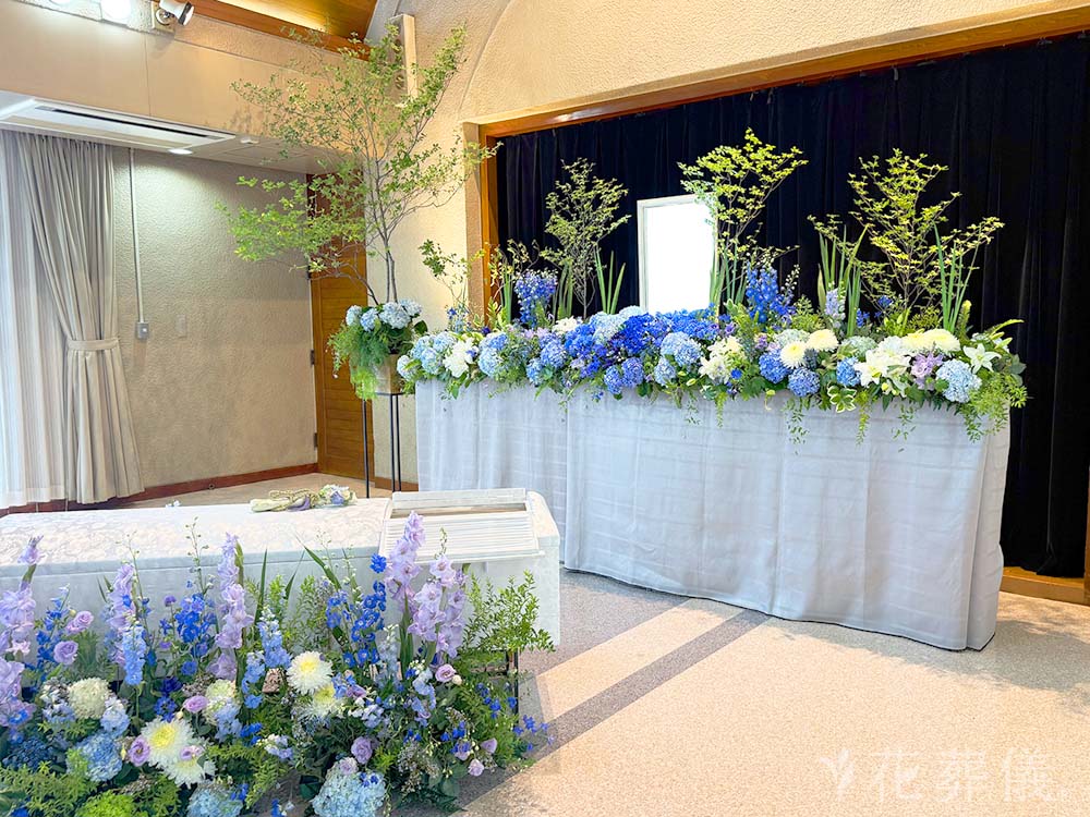 立川市斎場で葬儀を行ったお客様の祭壇写真01