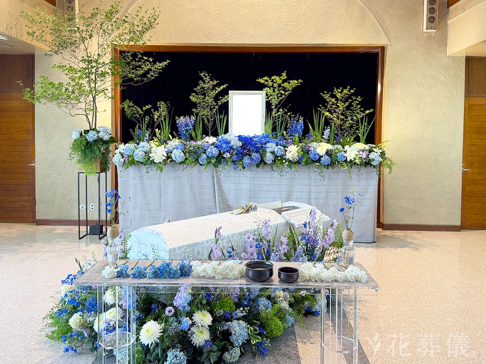 立川市斎場で葬儀を行ったお客様の祭壇写真02