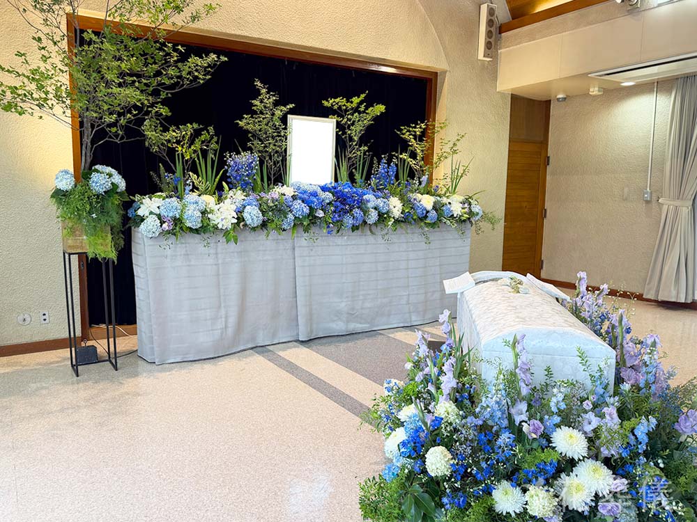 立川市斎場で葬儀を行ったお客様の祭壇写真03