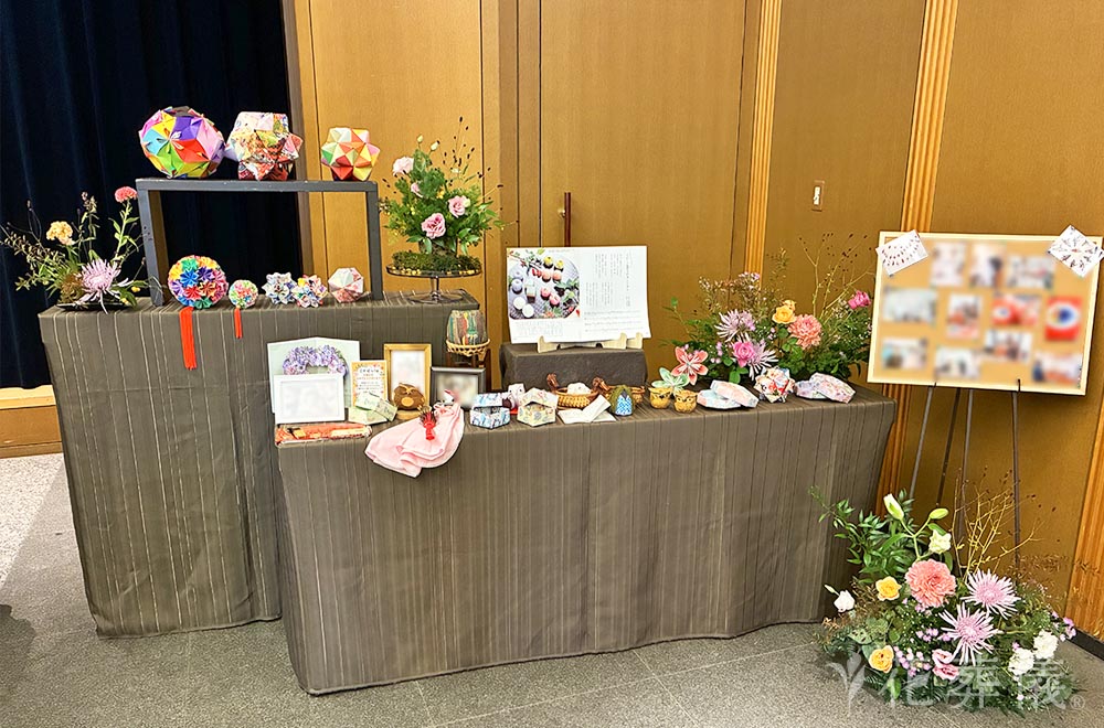 ORIGAMIの花祭壇