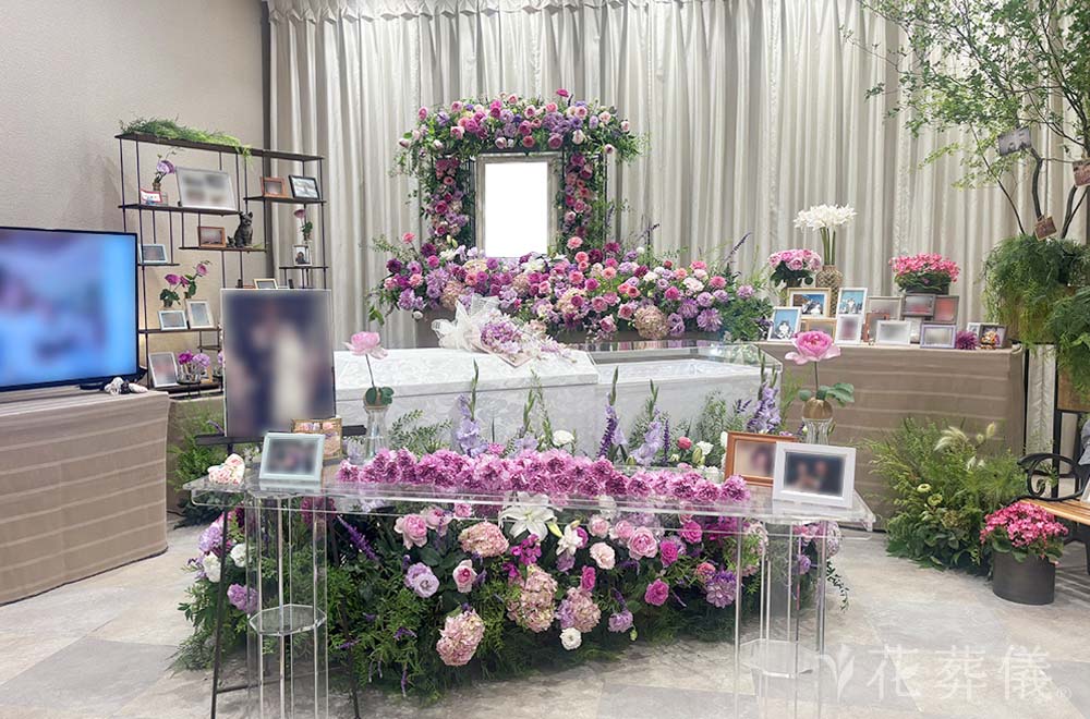 メモリアルツリーの花祭壇