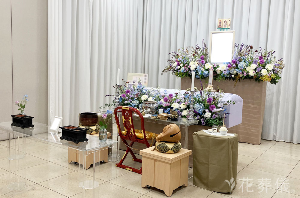 Quietly sincereの花祭壇