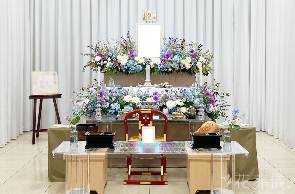 Quietly sincereの花祭壇