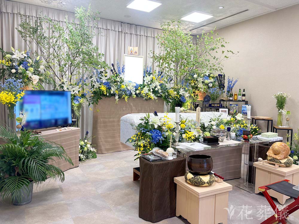 堀ノ内斎場で葬儀を行ったお客様の祭壇写真01