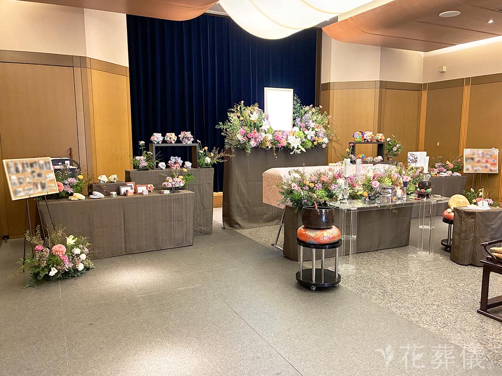 千葉市斎場で葬儀を行ったお客様の祭壇写真02