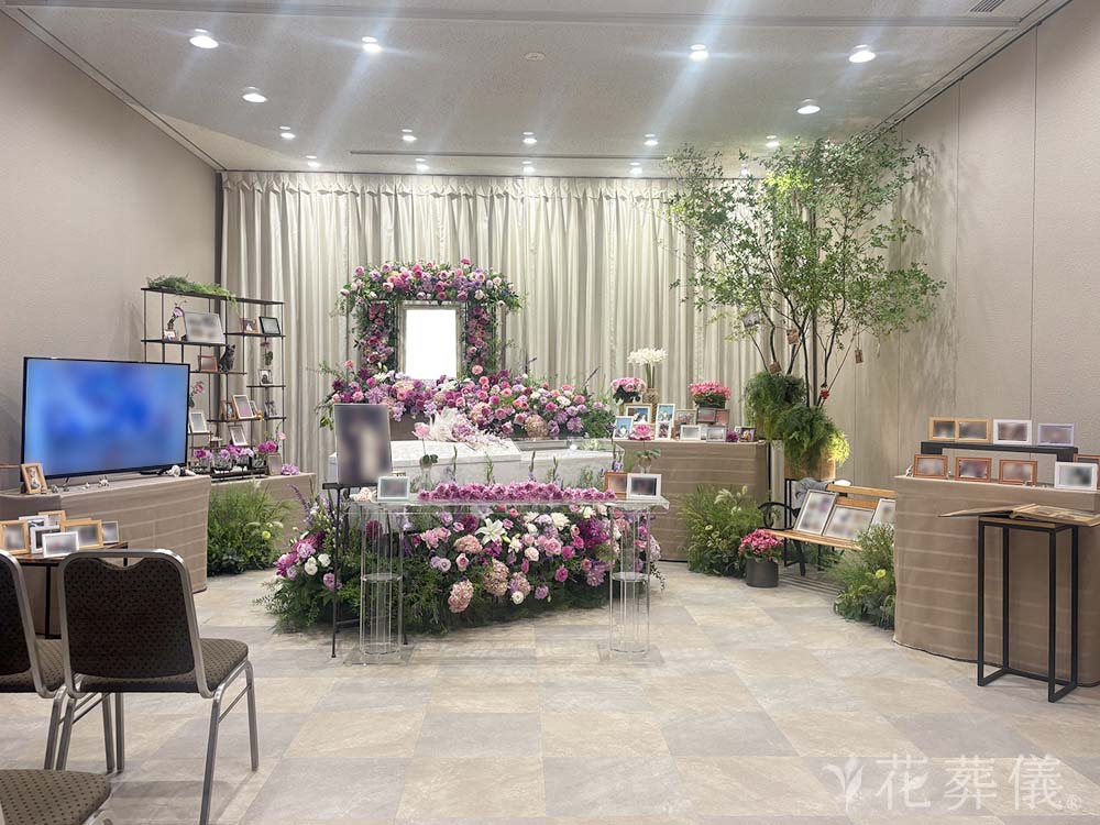 町屋斎場で葬儀を行ったお客様の祭壇写真02