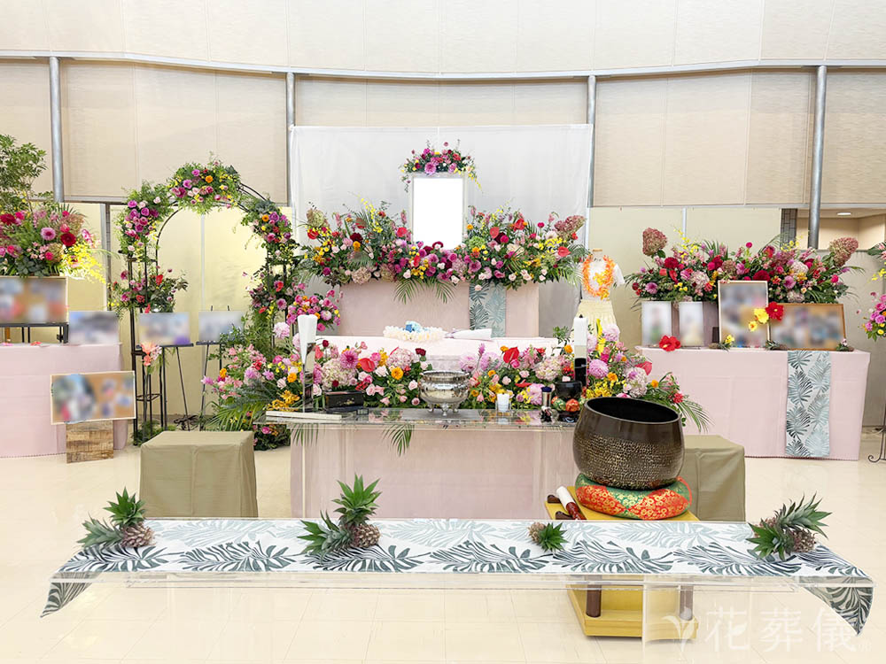 三郷市斎場で葬儀を行ったお客様の祭壇写真02