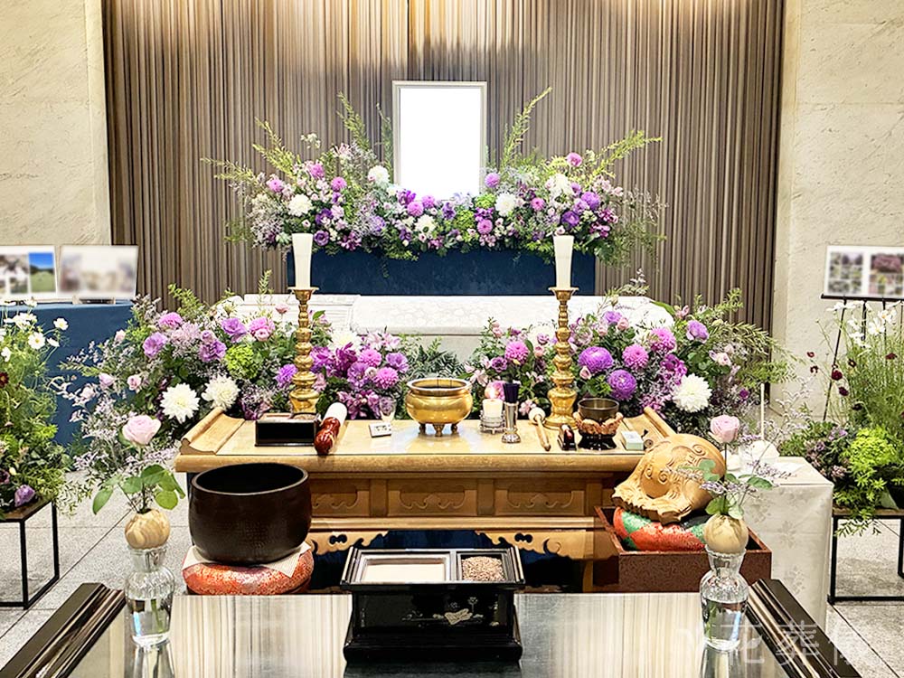 県央みずほ斎場で葬儀を行ったお客様の祭壇写真03