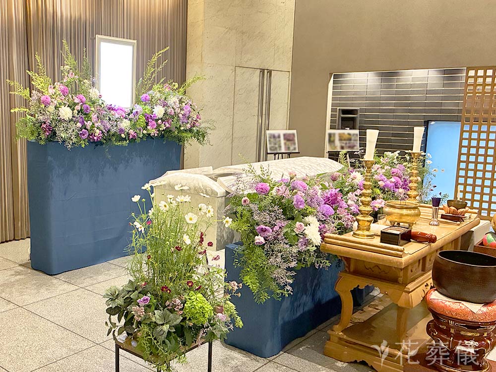 県央みずほ斎場で葬儀を行ったお客様の祭壇写真02