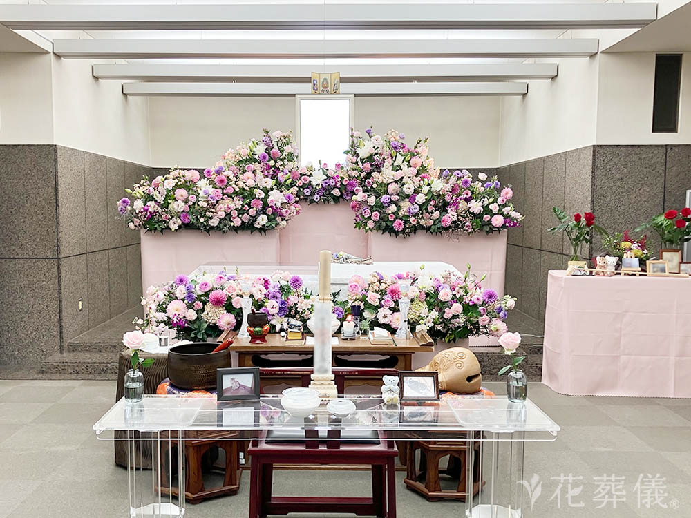 横浜市南部斎場で葬儀を行ったお客様の祭壇写真02