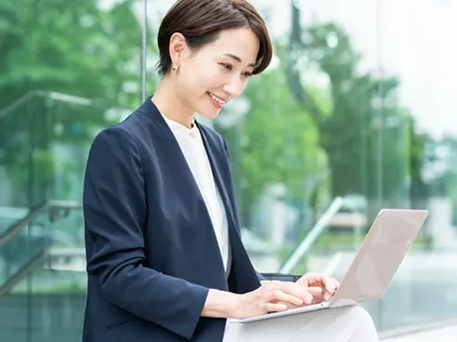 業界への理解を深めるため、まずは情報収集から