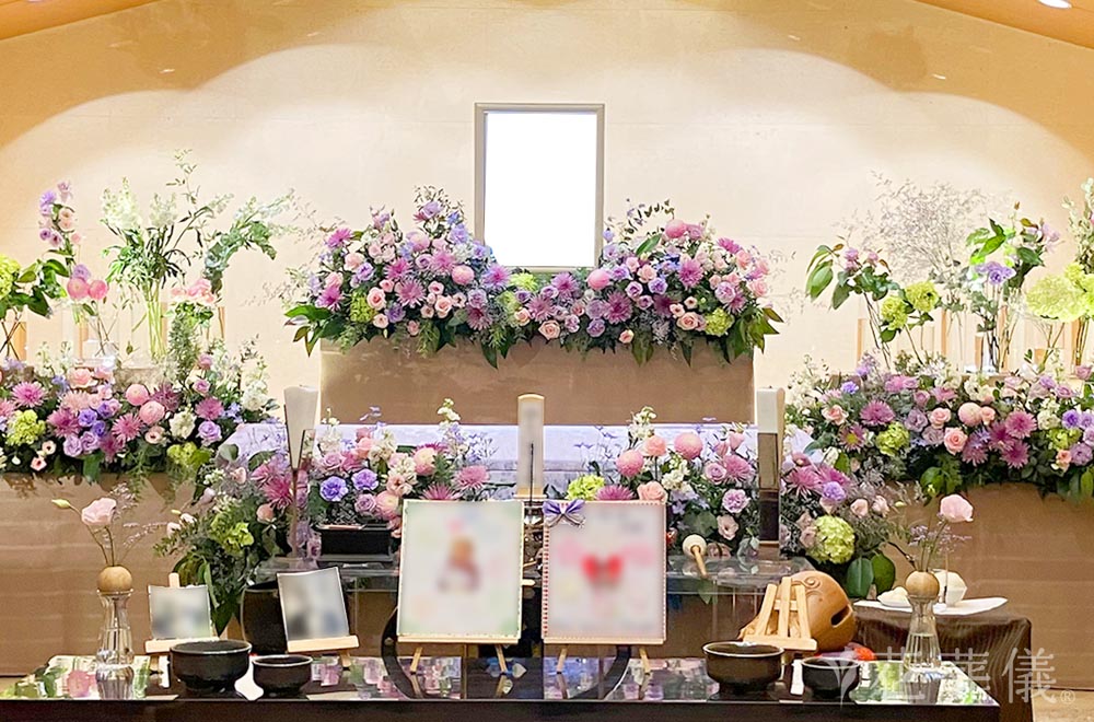 銀座の銀巴里の花祭壇